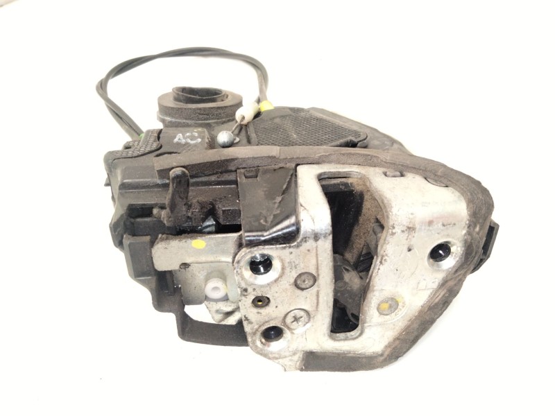 Recambio de cerradura puerta trasera derecha para toyota auris station wagon (_e18_) 1.8 hybrid (zwe186_) referencia OEM IAM   