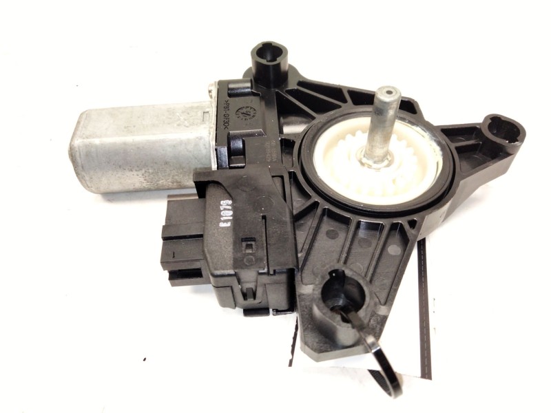 Recambio de motor elevalunas trasero izquierdo para mercedes-benz clase a (w176) a 200 cdi / d (176.008) referencia OEM IAM   