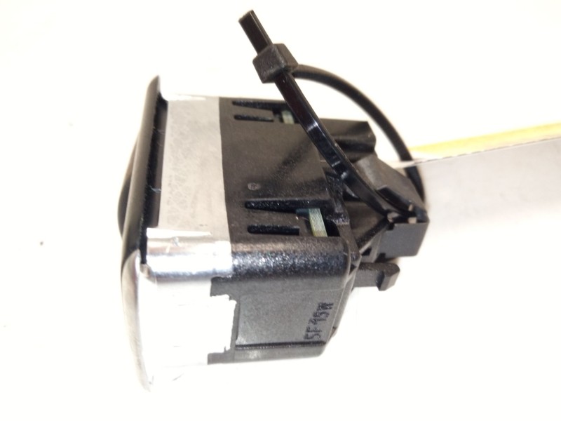 Recambio de mando elevalunas trasero izquierdo para mercedes-benz clase a (w176) a 200 cdi / d (176.008) referencia OEM IAM A204
