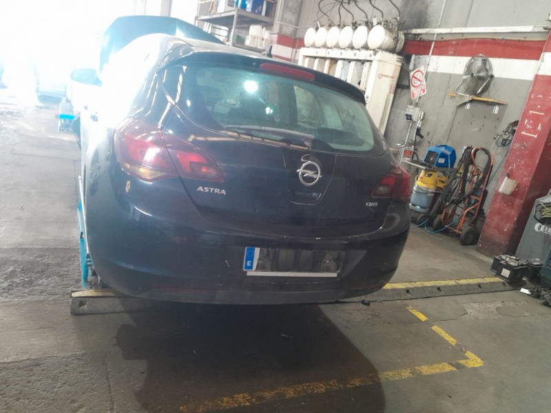 opel astra j (p10) del año 2011