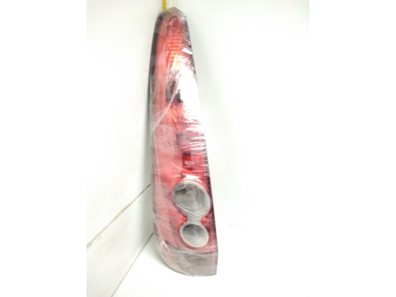 Recambio de piloto trasero izquierdo para ford fiesta (cbk) trend referencia OEM IAM 6S6113405A  