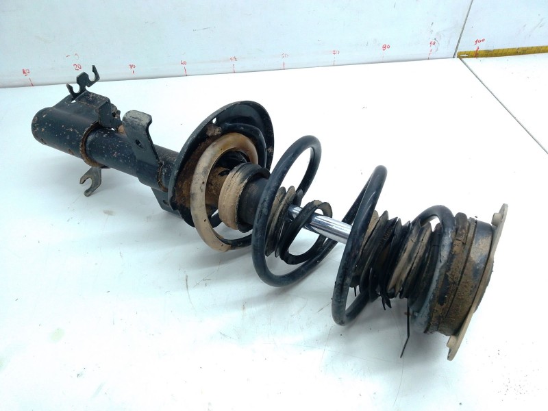 Recambio de amortiguador delantero izquierdo para renault clio iv (bh_) 1.5 dci 90 referencia OEM IAM   
