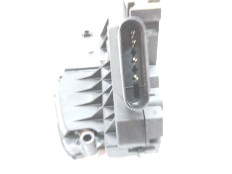 Recambio de cerradura puerta trasera derecha para ford kuga i 2.0 tdci referencia OEM IAM   