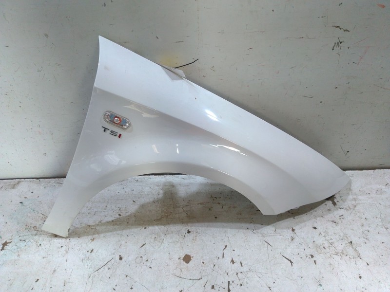 Recambio de aleta delantera derecha para seat leon (1p1) 1.4 tsi referencia OEM IAM   