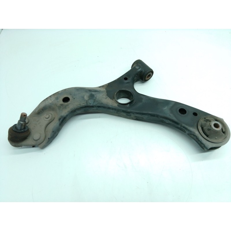 Recambio de brazo suspension inferior delantero izquierdo para toyota c-hr (_x1_) 1.8 hybrid (zyx10_, zyx11_) referencia OEM IAM