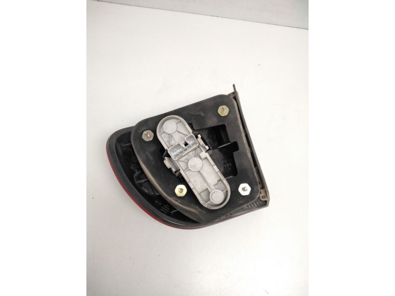 Recambio de piloto trasero izquierdo para volvo v40 familiar 1.9 d+ evolution referencia OEM IAM 30621887 285901 
