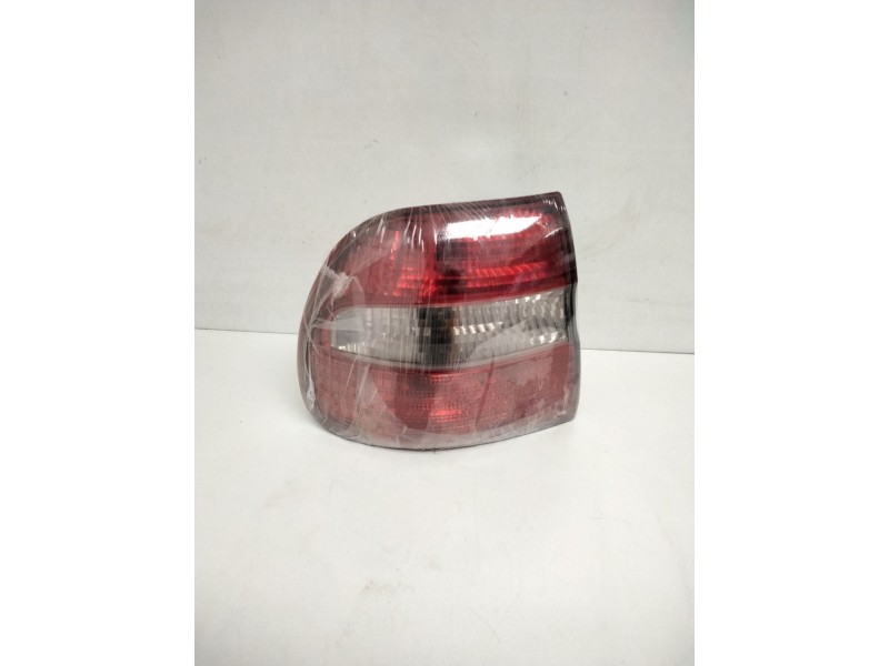 Recambio de piloto trasero izquierdo para volvo v40 familiar 1.9 d+ evolution referencia OEM IAM 30621887 285901 