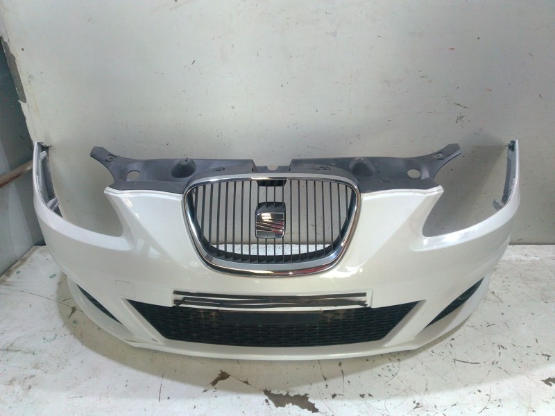 Recambio de paragolpes delantero para seat leon (1p1) 1.4 tsi referencia OEM IAM   
