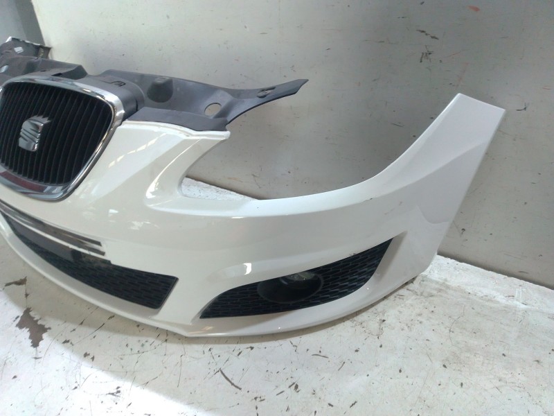 Recambio de paragolpes delantero para seat leon (1p1) 1.4 tsi referencia OEM IAM   