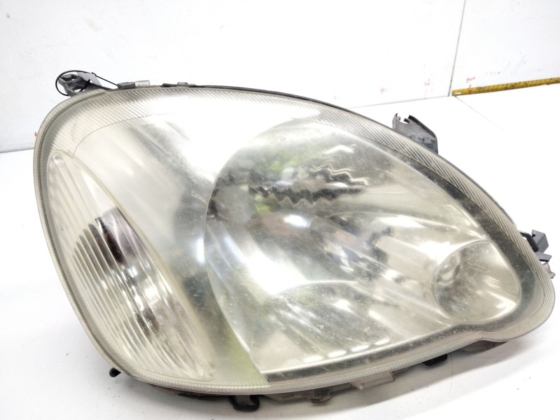 Recambio de faro derecho para toyota yaris (_p1_) 1.3 (scp12_, scp13_) referencia OEM IAM   
