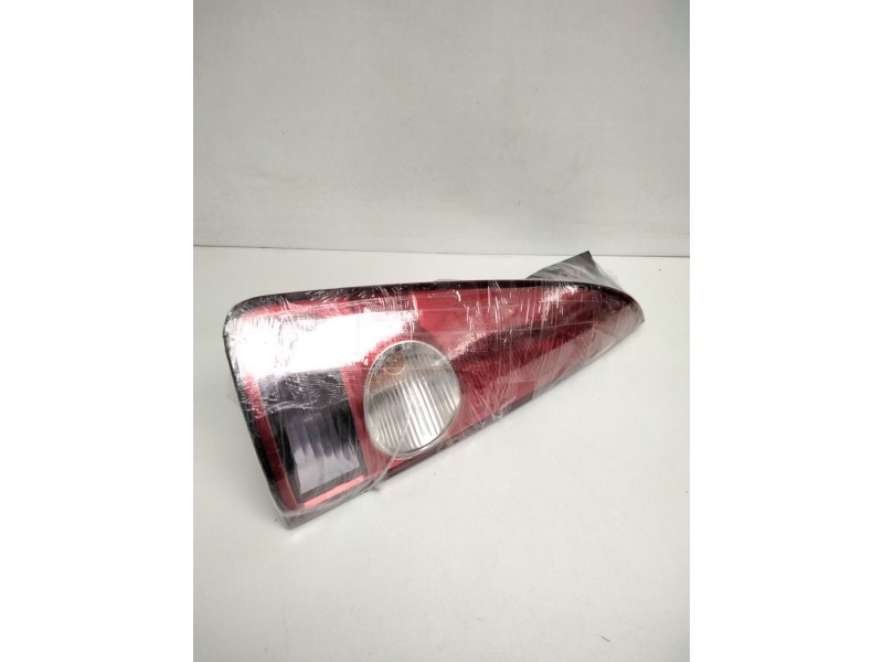 Recambio de piloto trasero izquierdo para renault espace iv (jk0) 2.2 dci turbodiesel referencia OEM IAM 8200027153  