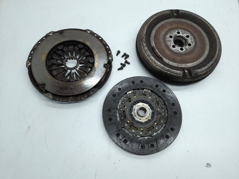 Recambio de kit embrague para seat leon (1p1) 2.0 tdi referencia OEM IAM   