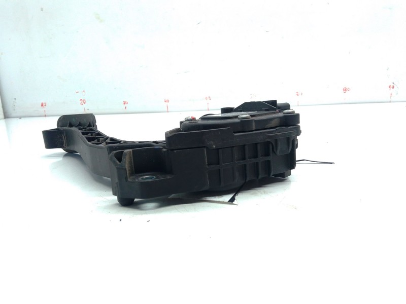 Recambio de pedal acelerador para opel movano b pritsche/kipper/koffer 2.3 cdti referencia OEM IAM 180107523R  