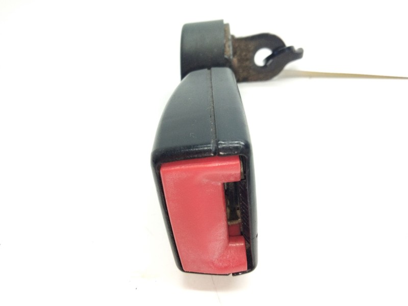 Recambio de enganche cinturon trasero izquierdo para seat altea (5p1) 2.0 tdi 16v referencia OEM IAM 5M0857753  