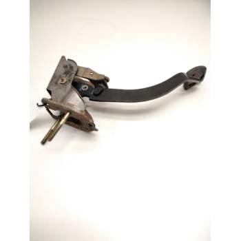 PEDAL EMBRAGUE 