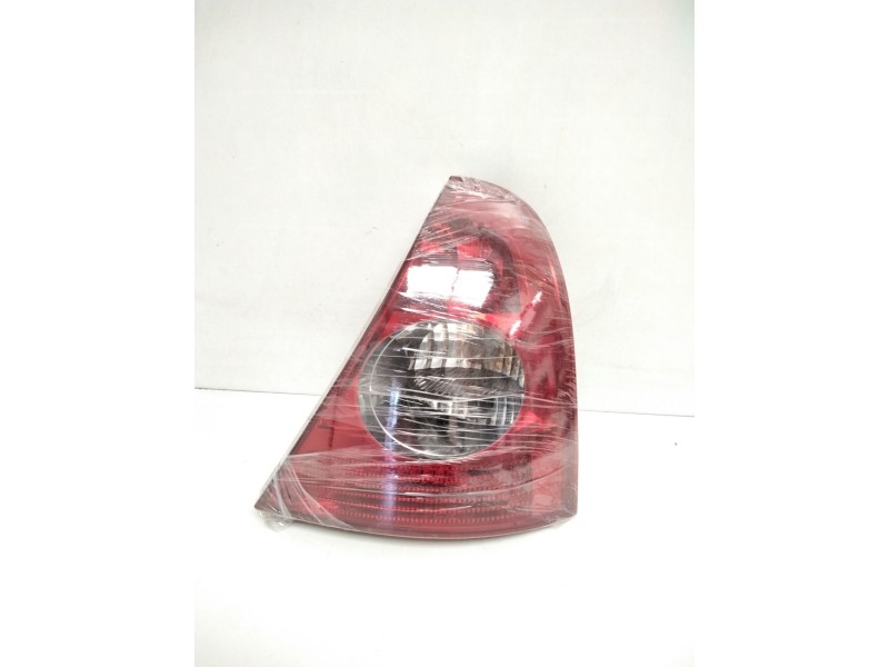 Recambio de piloto trasero derecho para renault clio ii fase ii (b/cb0) authentique referencia OEM IAM 82000714140 89023923 