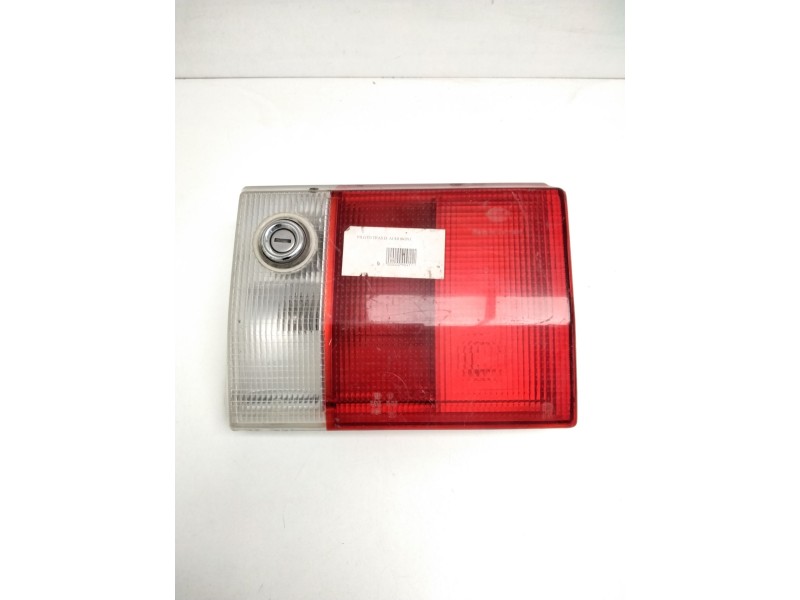 Recambio de piloto trasero derecho para audi 80 (613) 1.7 referencia OEM IAM 893945094  