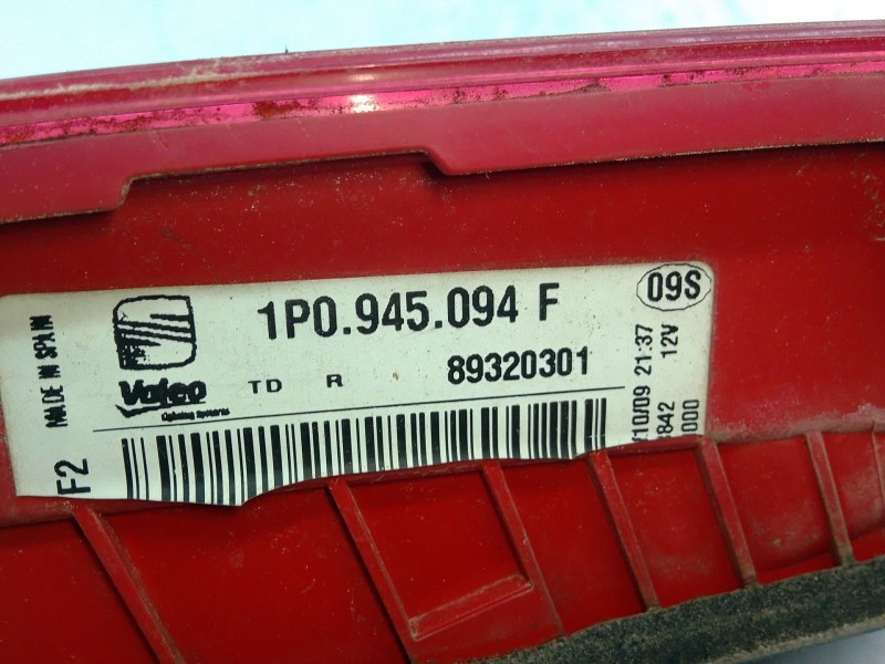 Recambio de piloto trasero derecho porton para seat leon (1p1) 1.4 16v referencia OEM IAM 1P0945094F  