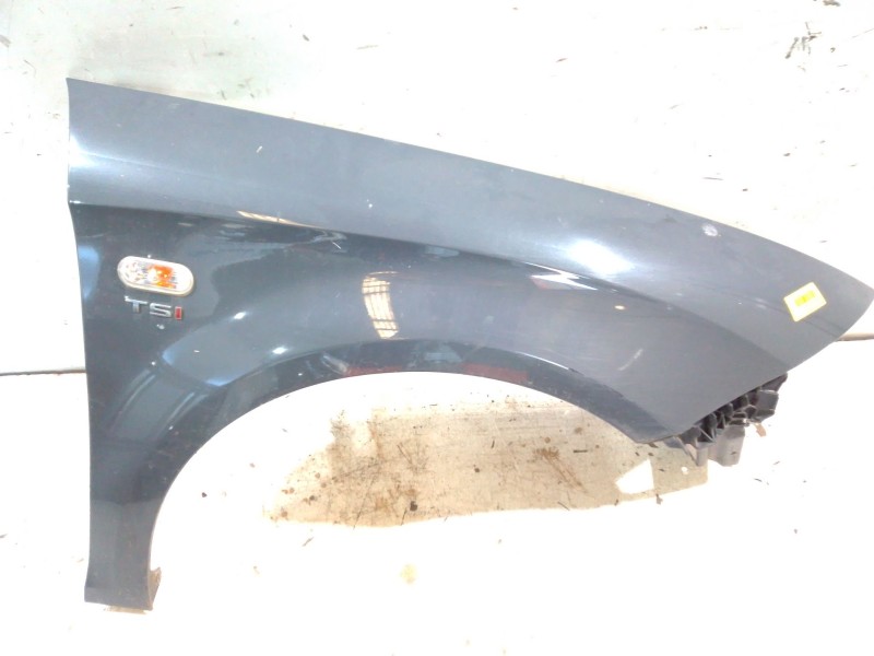 Recambio de aleta delantera derecha para seat leon (1p1) 1.4 16v referencia OEM IAM   