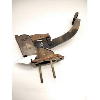 PEDAL EMBRAGUE 