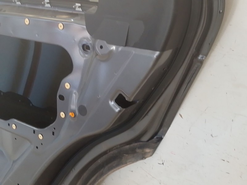 Recambio de puerta trasera derecha para land rover discovery sport (l550) 2.0 d 4x4 referencia OEM IAM   