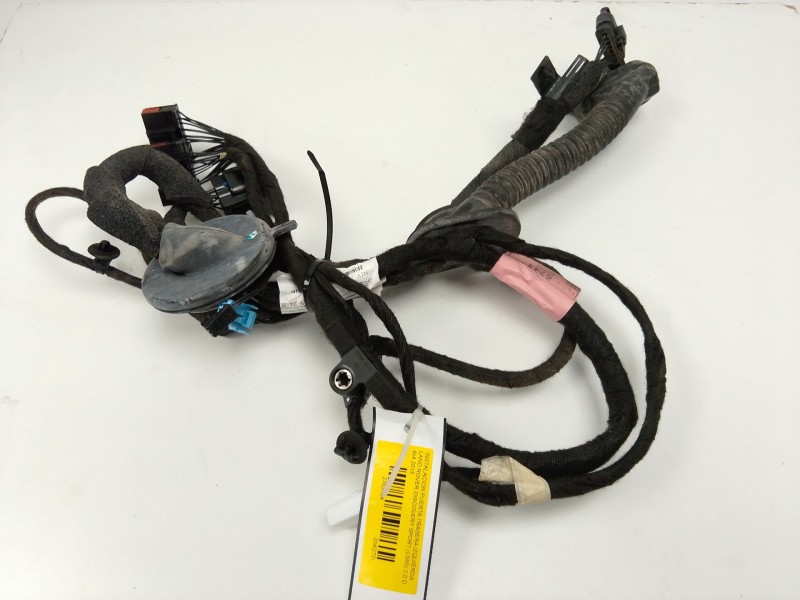 Recambio de instalacion puerta trasera izquierda para land rover discovery sport (l550) 2.0 d 4x4 referencia OEM IAM FK7214633  