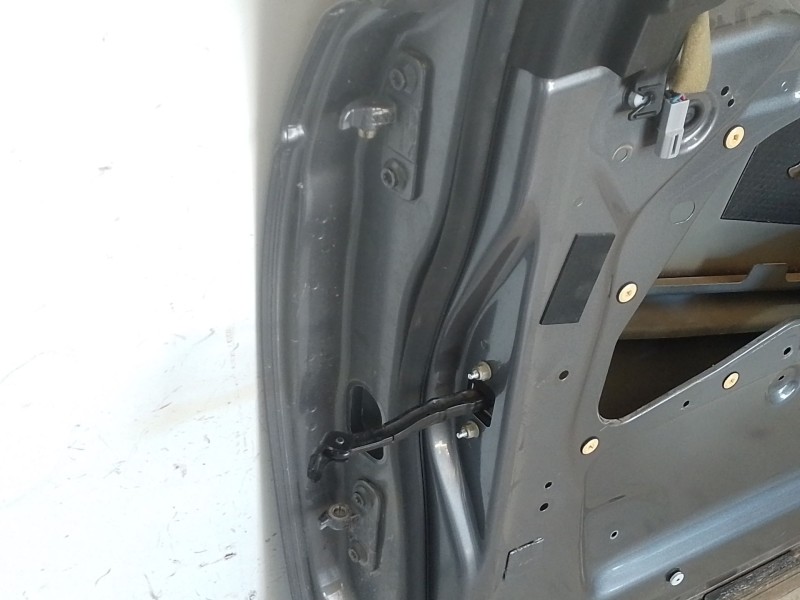 Recambio de puerta delantera derecha para land rover discovery sport (l550) 2.0 d 4x4 referencia OEM IAM   