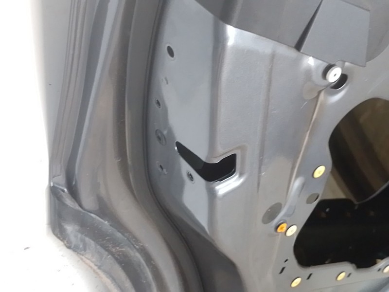 Recambio de puerta trasera izquierda para land rover discovery sport (l550) 2.0 d 4x4 referencia OEM IAM   