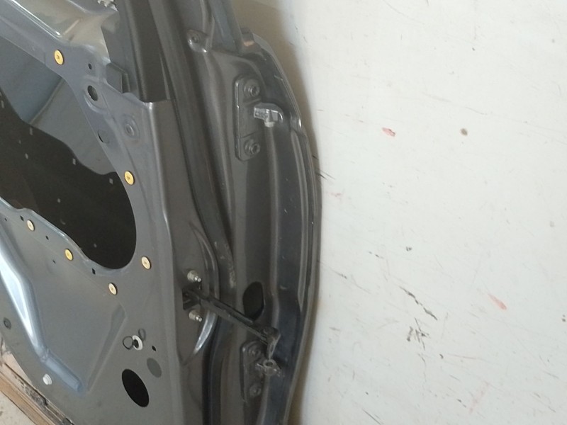 Recambio de puerta trasera izquierda para land rover discovery sport (l550) 2.0 d 4x4 referencia OEM IAM   