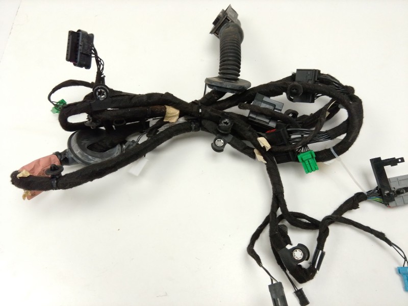 Recambio de instalacion puerta delantera izquierda para land rover discovery sport (l550) 2.0 d 4x4 referencia OEM IAM FK7214631