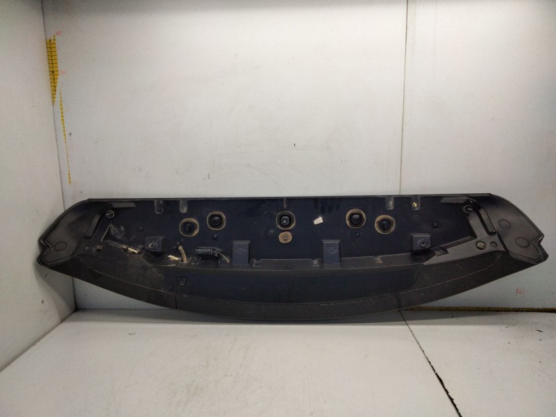 Recambio de aleron trasero para land rover discovery sport (l550) 2.0 d 4x4 referencia OEM IAM   