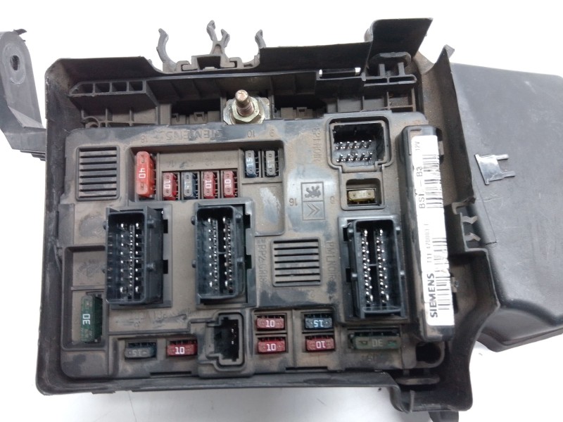 Recambio de caja fusibles para peugeot 206 hatchback (2a/c) 2.0 hdi 90 referencia OEM IAM 964349888000  