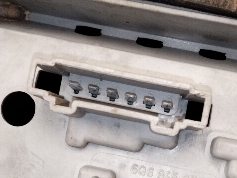 Recambio de piloto trasero izquierdo para volkswagen polo iv (9n_, 9a_) 1.4 tdi referencia OEM IAM 6Q6945095G  