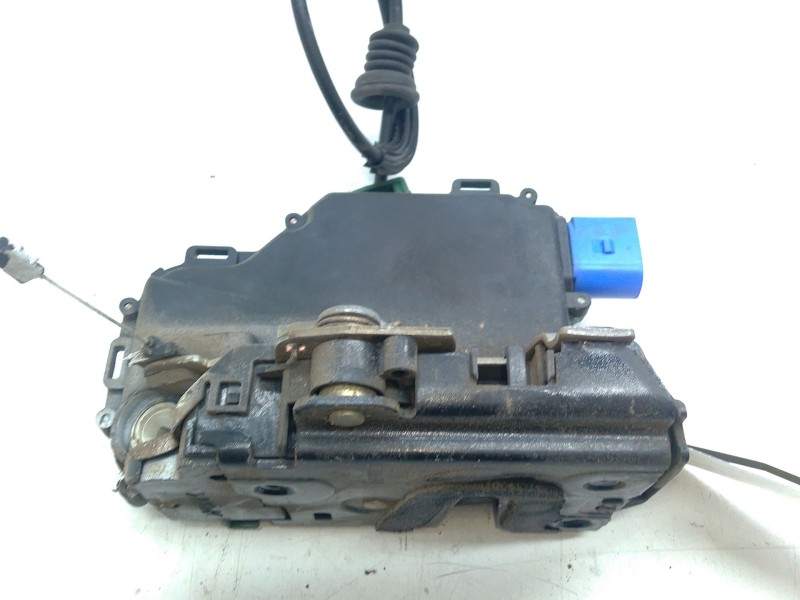 Recambio de cerradura puerta delantera derecha para volkswagen polo iv (9n_, 9a_) 1.4 tdi referencia OEM IAM 3B1837016  