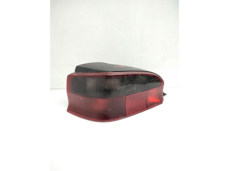 Recambio de piloto trasero izquierdo para citroën saxo 1.5 diesel referencia OEM IAM 2530G  