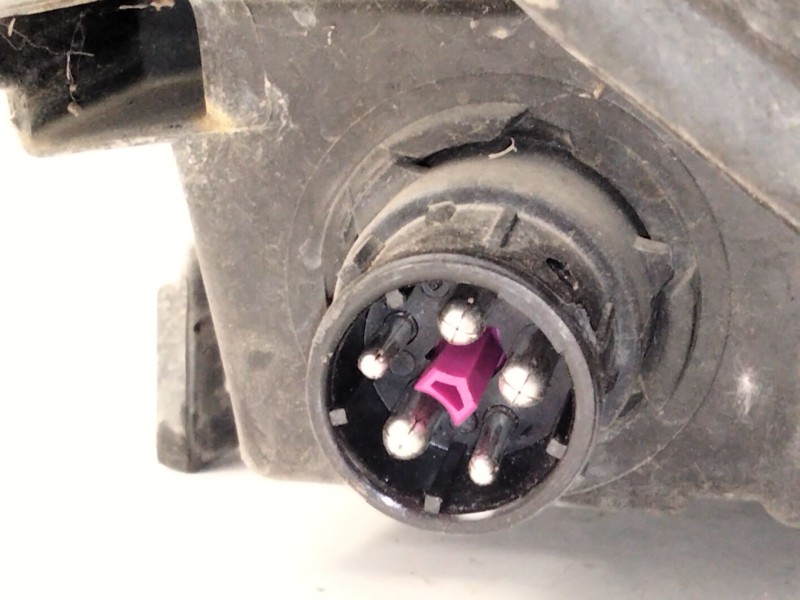 Recambio de faro izquierdo para audi a4 b5 (8d2) 1.9 tdi referencia OEM IAM 1307022194  
