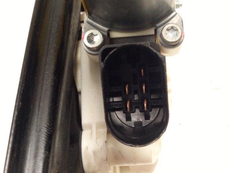 Recambio de elevalunas trasero derecho para bmw x5 (e70) xdrive 30 d referencia OEM IAM 7137030  