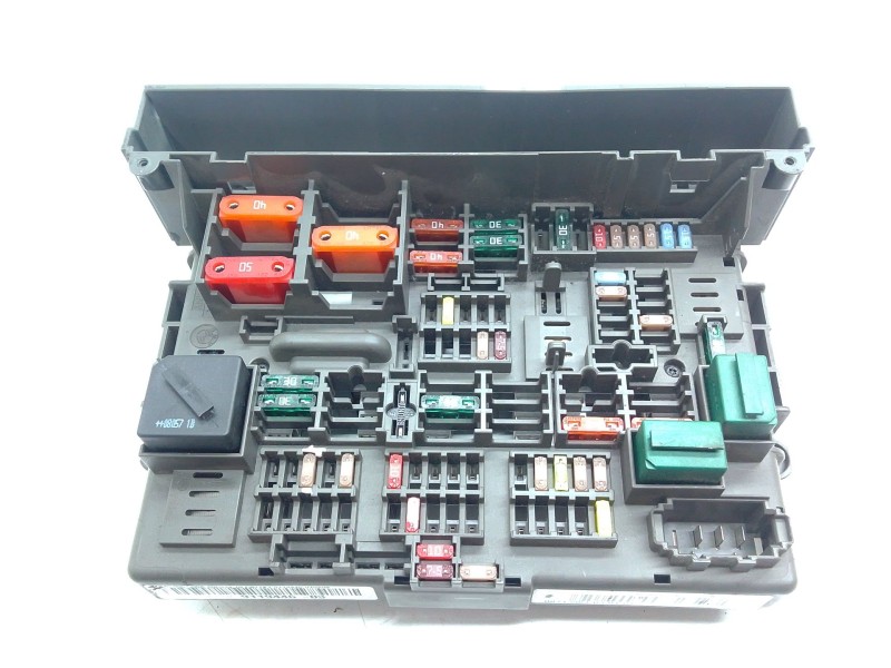 Recambio de caja fusibles para bmw 1 (e81) 118 d referencia OEM IAM 08713551030101  