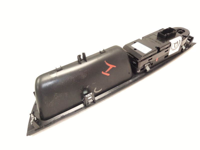 Recambio de mando elevalunas delantero izquierdo para bmw x5 (e70) xdrive 30 d referencia OEM IAM 9218041  