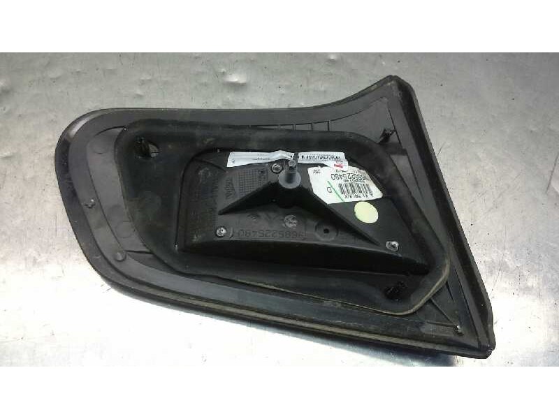 Recambio de piloto trasero derecho porton para citroën c3 lx referencia OEM IAM 9685225480  