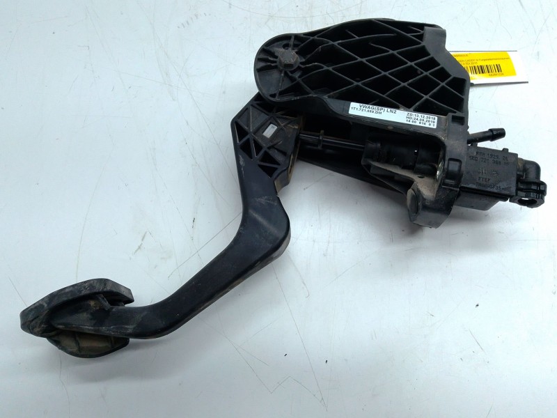Recambio de pedal embrague para volkswagen caddy iv furgoneta/monovolumen (saa, sah) 2.0 tdi referencia OEM IAM 1K0721796  