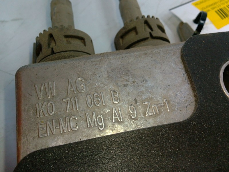 Recambio de palanca cambio para volkswagen caddy iv furgoneta/monovolumen (saa, sah) 2.0 tdi referencia OEM IAM 1K0711061B  