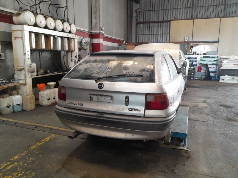 opel astra f hatchback (t92) del año 1992