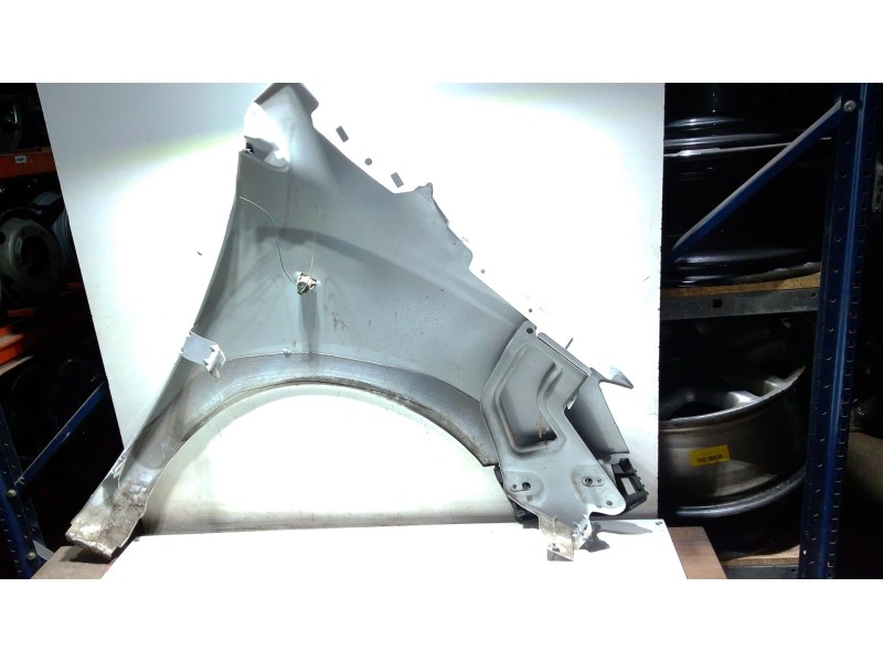 Recambio de aleta delantera izquierda para dacia dokker ambiance referencia OEM IAM 631016113R  