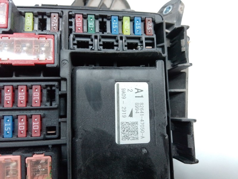Recambio de caja fusibles para toyota c-hr (_x1_) 1.8 hybrid (zyx10_, zyx11_) referencia OEM IAM   