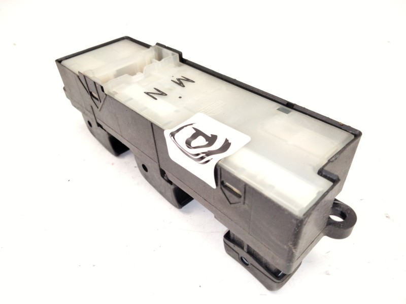 Recambio de mando elevalunas delantero izquierdo para nissan almera ii hatchback (n16) 2.2 di referencia OEM IAM   