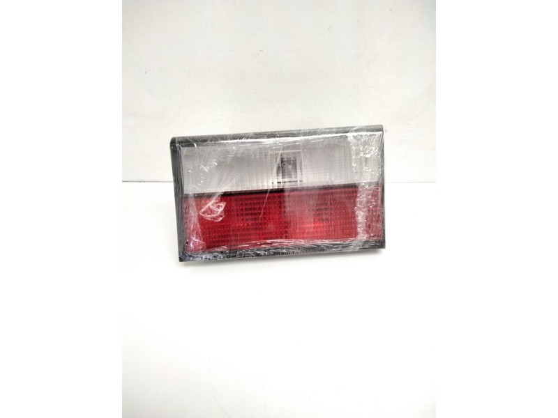 Recambio de piloto trasero derecho porton para citroën xantia berlina 2.0 hdi 90/109 sx referencia OEM IAM 22240234 2224 