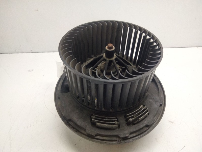 Recambio de motor calefaccion para bmw 1 (e81) 118 d referencia OEM IAM   