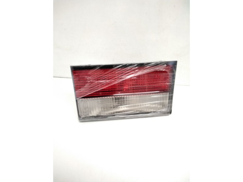 Recambio de piloto trasero derecho porton para citroën xantia berlina 2.0 hdi 90/110 attraction referencia OEM IAM 22240234 2224