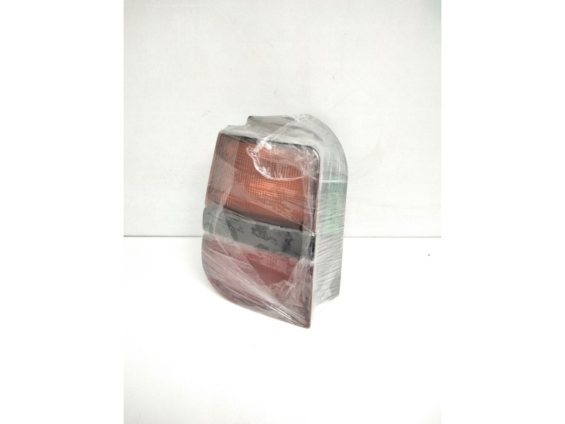 Recambio de piloto trasero izquierdo para mitsubishi galloper (hyundai) santamo referencia OEM IAM 92401M20  